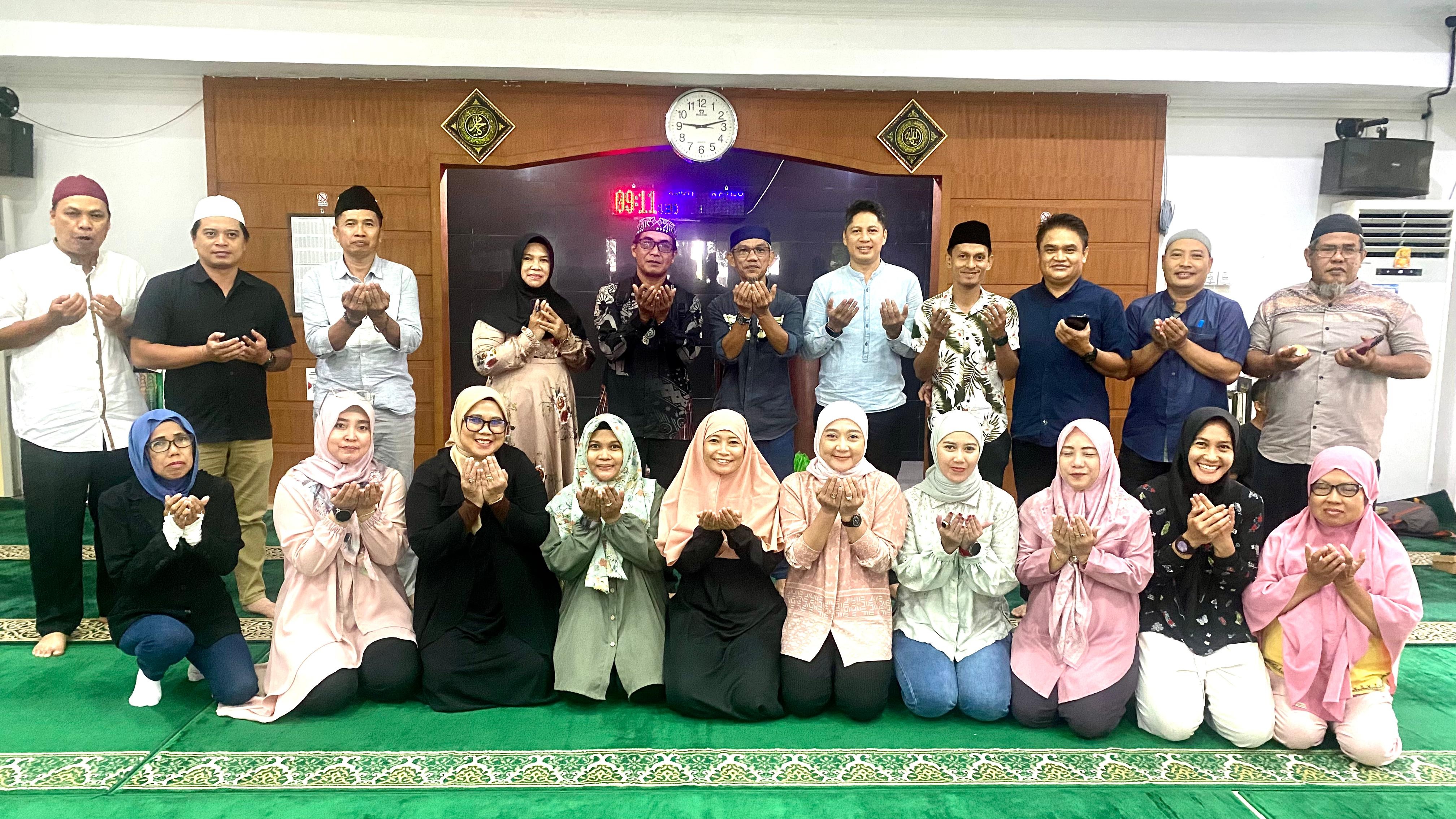 Bagian Pengadaan Barang dan Jasa Rutin Ikuti Pengajian Mingguan di Masjid At-Taqwa